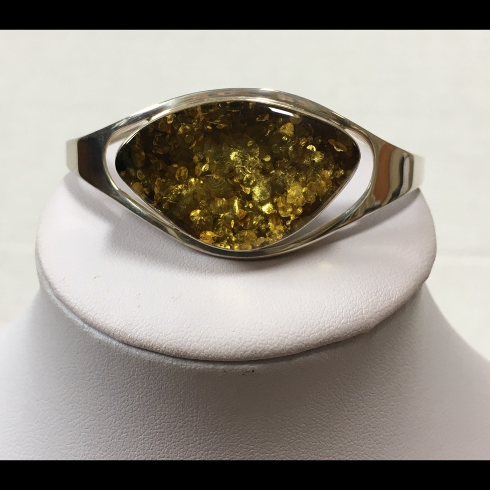 East-West Contemporary Green Amber Cuff Design